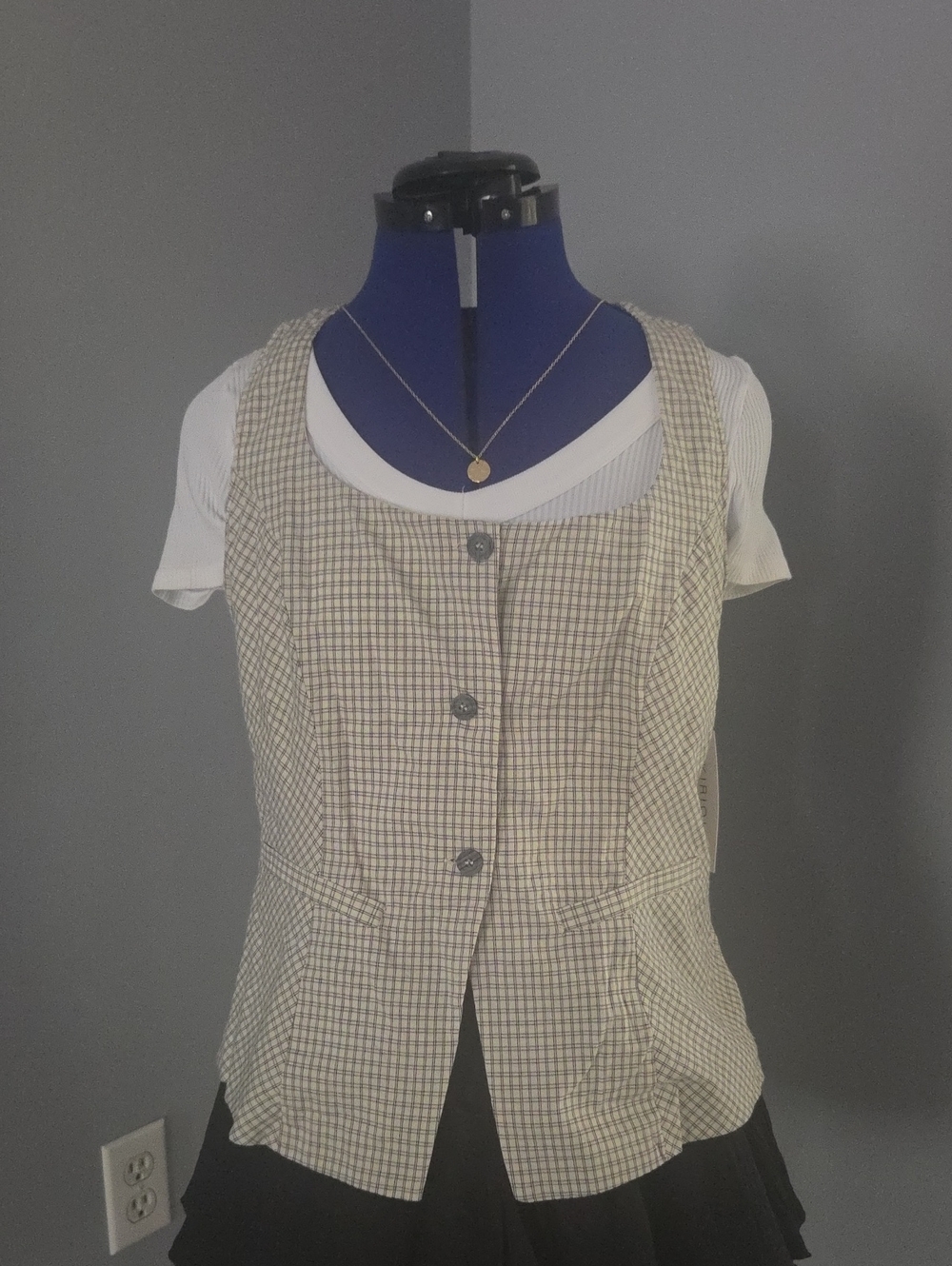 Plaid Sleeveless Button-Front Vest in Cream and Brown